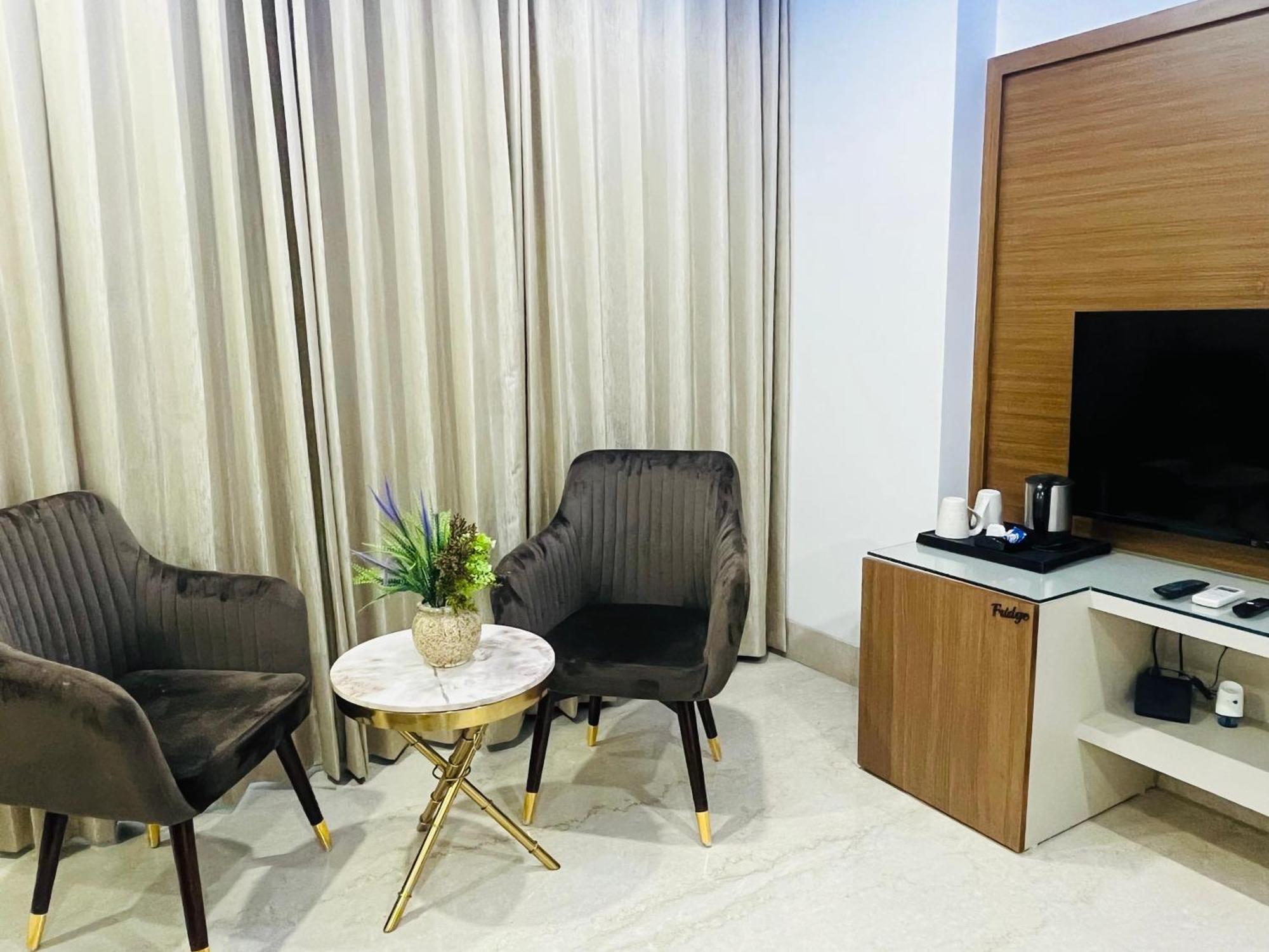 Gazebo Inn & Suites Medanta Gurgaon Zewnętrze zdjęcie