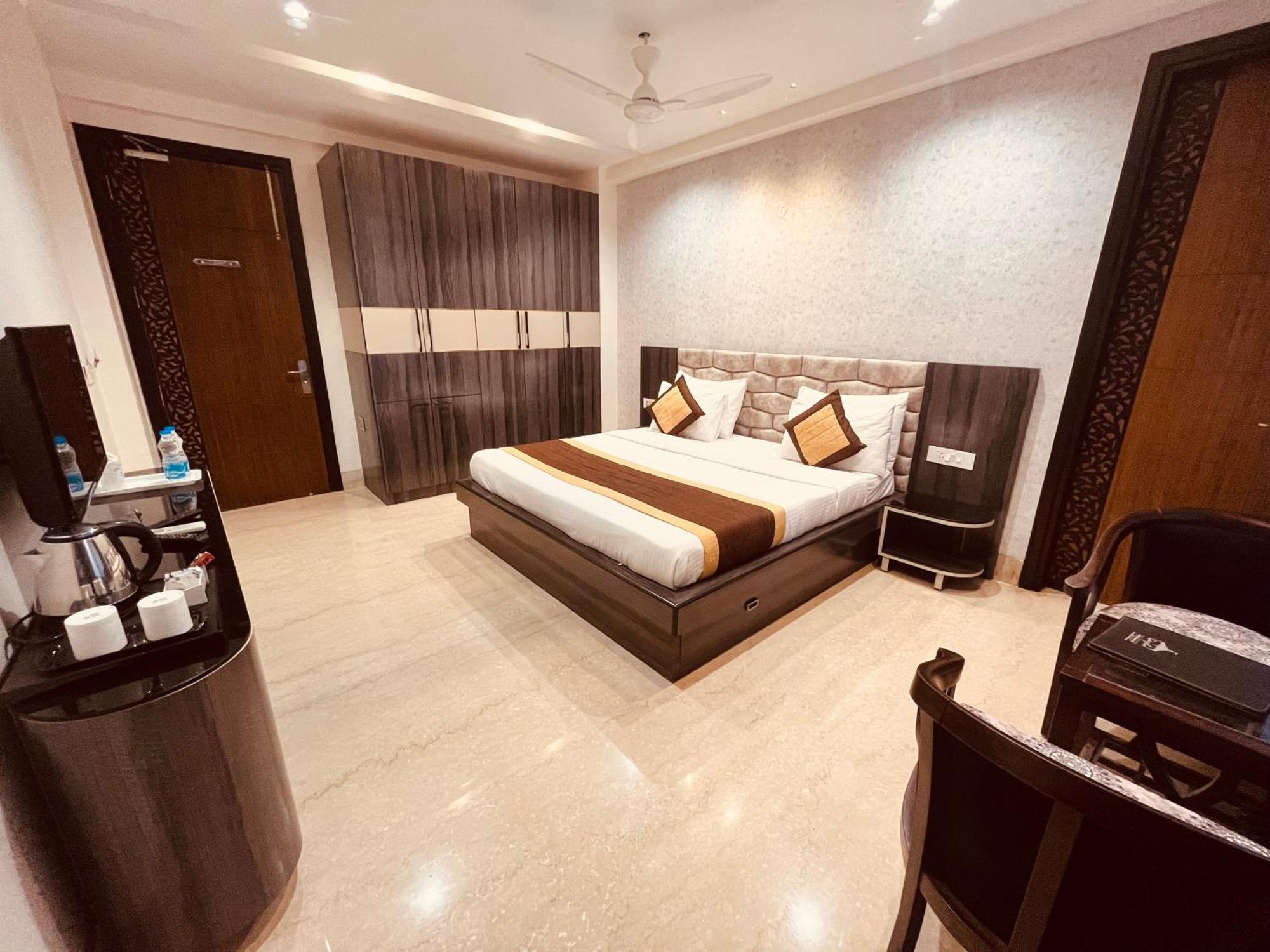 Gazebo Inn & Suites Medanta Gurgaon Zewnętrze zdjęcie