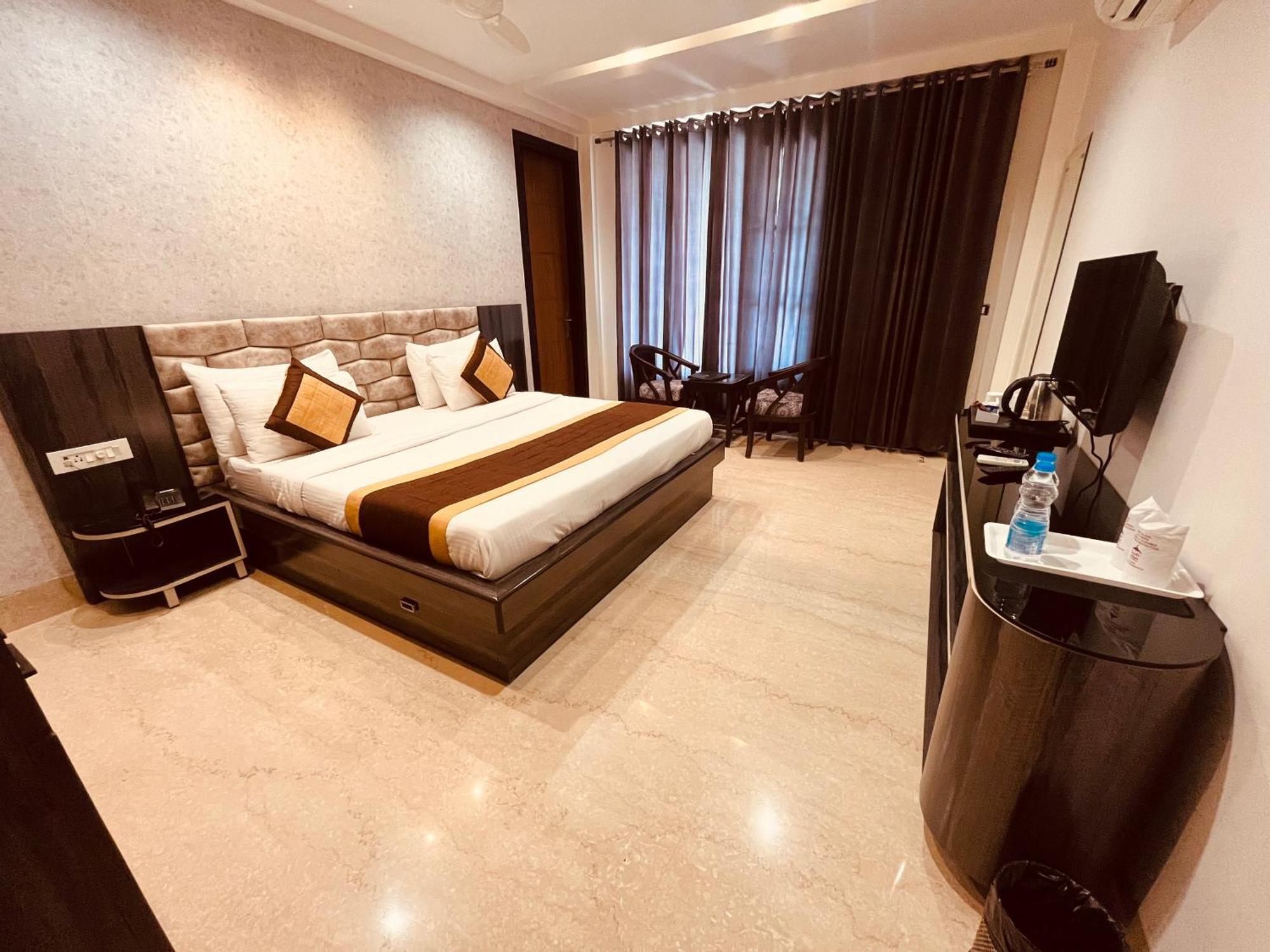 Gazebo Inn & Suites Medanta Gurgaon Zewnętrze zdjęcie