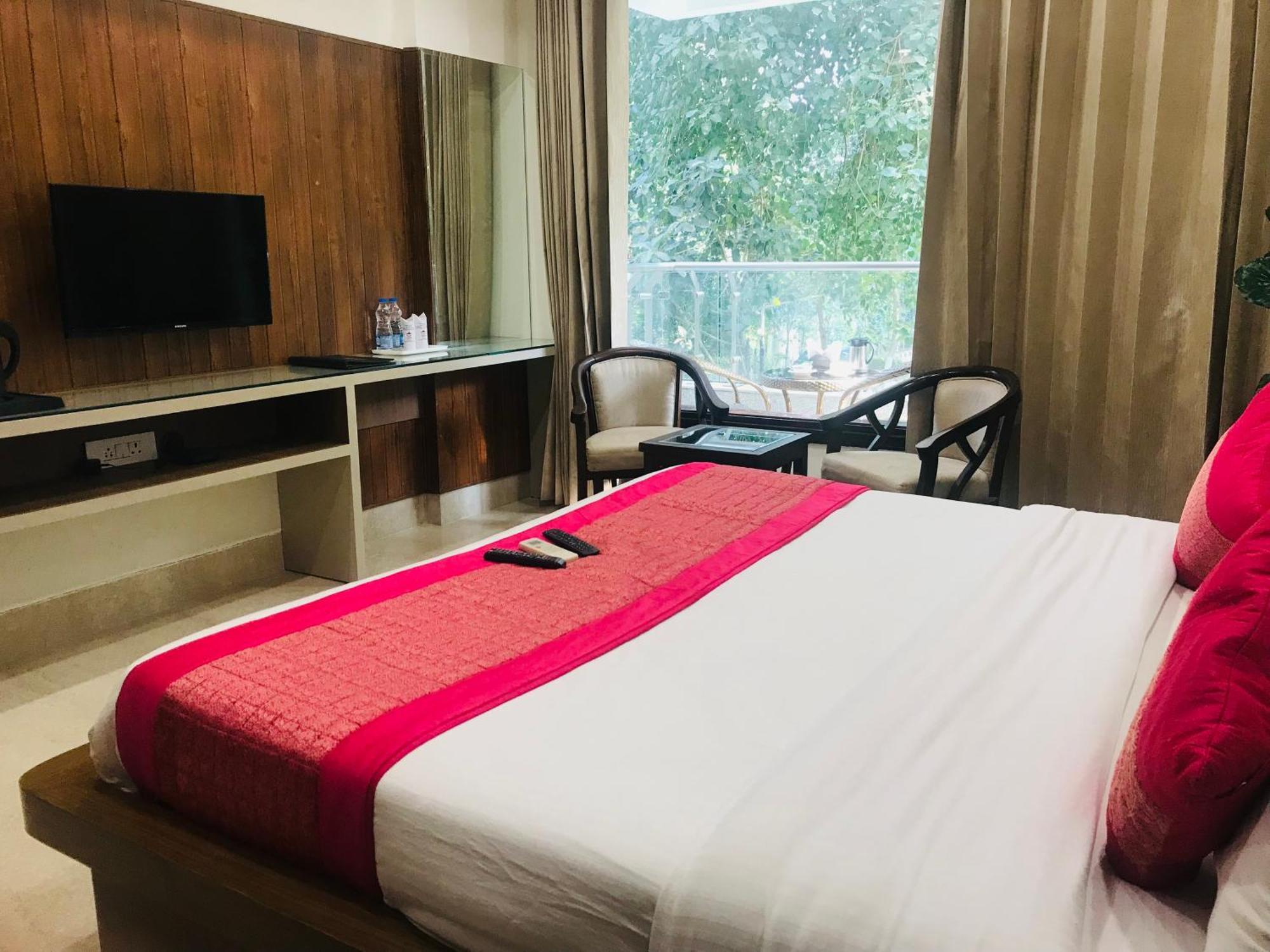 Gazebo Inn & Suites Medanta Gurgaon Zewnętrze zdjęcie