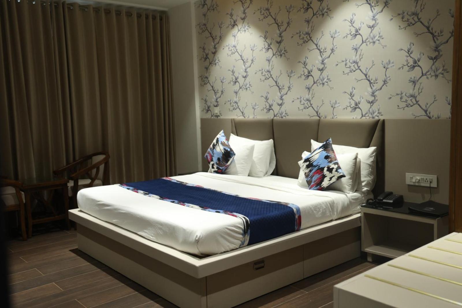 Gazebo Inn & Suites Medanta Gurgaon Zewnętrze zdjęcie